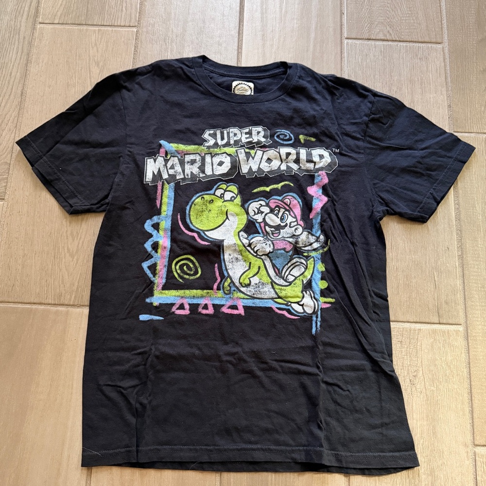Retro Super Mario World Yoshi & Mario T-Shirt